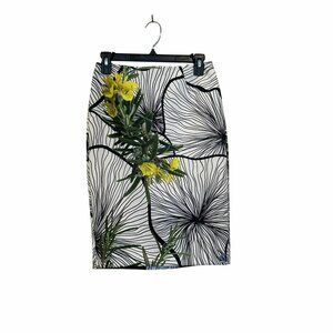 ✨Yigal Azrouël Size 4 Women's Casual Floral Black & White Pencil Skirt✨